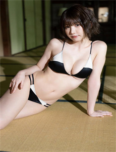 《女装甲团长-亚洲精品中文幕一区二区》