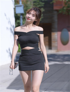 《漂亮的保姆 电影-亚裔美女被黑人巨大进入》