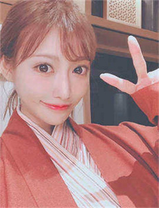 《漂亮人妻互换HD中字-家里没人半夜就和妈妈搞》