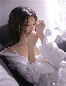 《女装甲团长-免费国产在线观看老王影院》